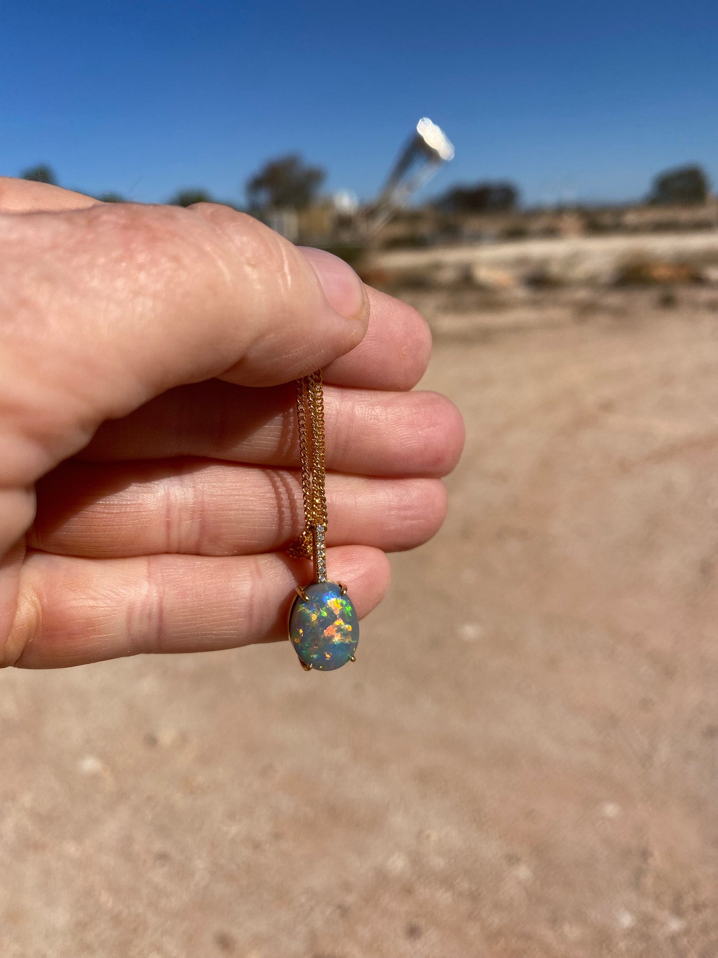 Classic Lightning Ridge Solid Opal 18ct Claw setting