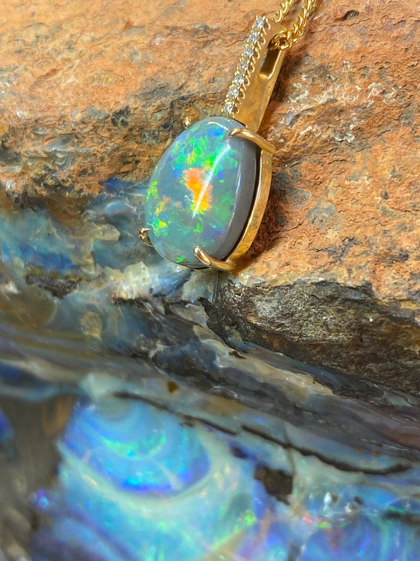 Classic Lightning Ridge Solid Opal 18ct Claw setting