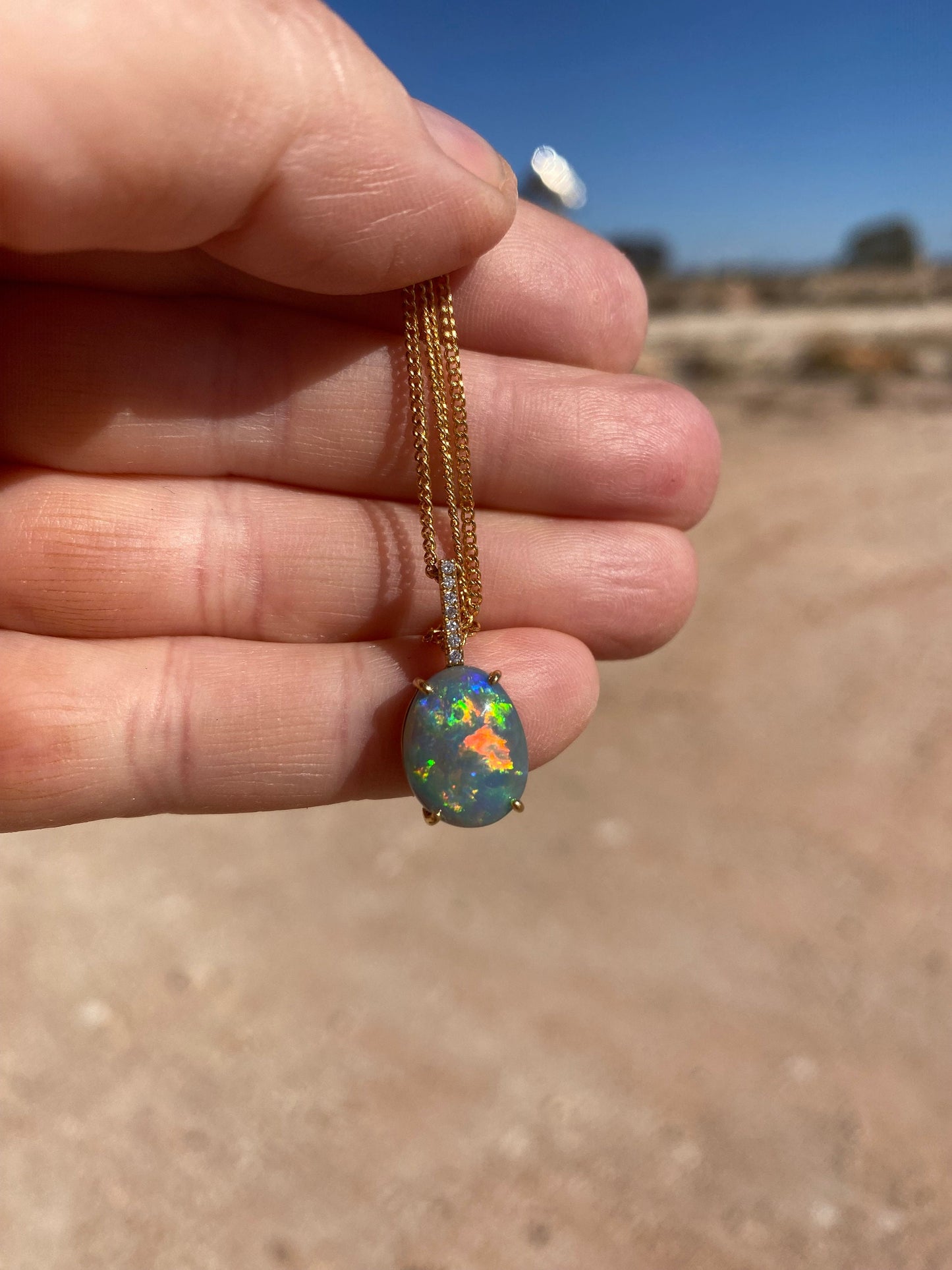 Classic Lightning Ridge Solid Opal 18ct Claw setting