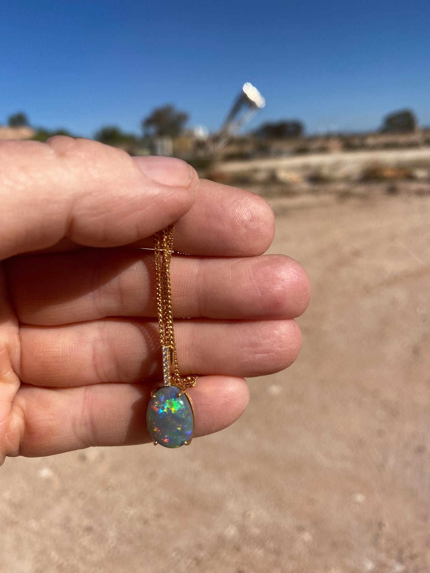 Classic Lightning Ridge Solid Opal 18ct Claw setting