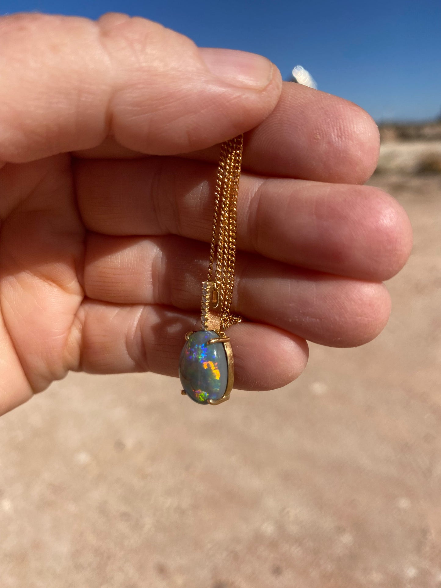 Classic Lightning Ridge Solid Opal 18ct Claw setting