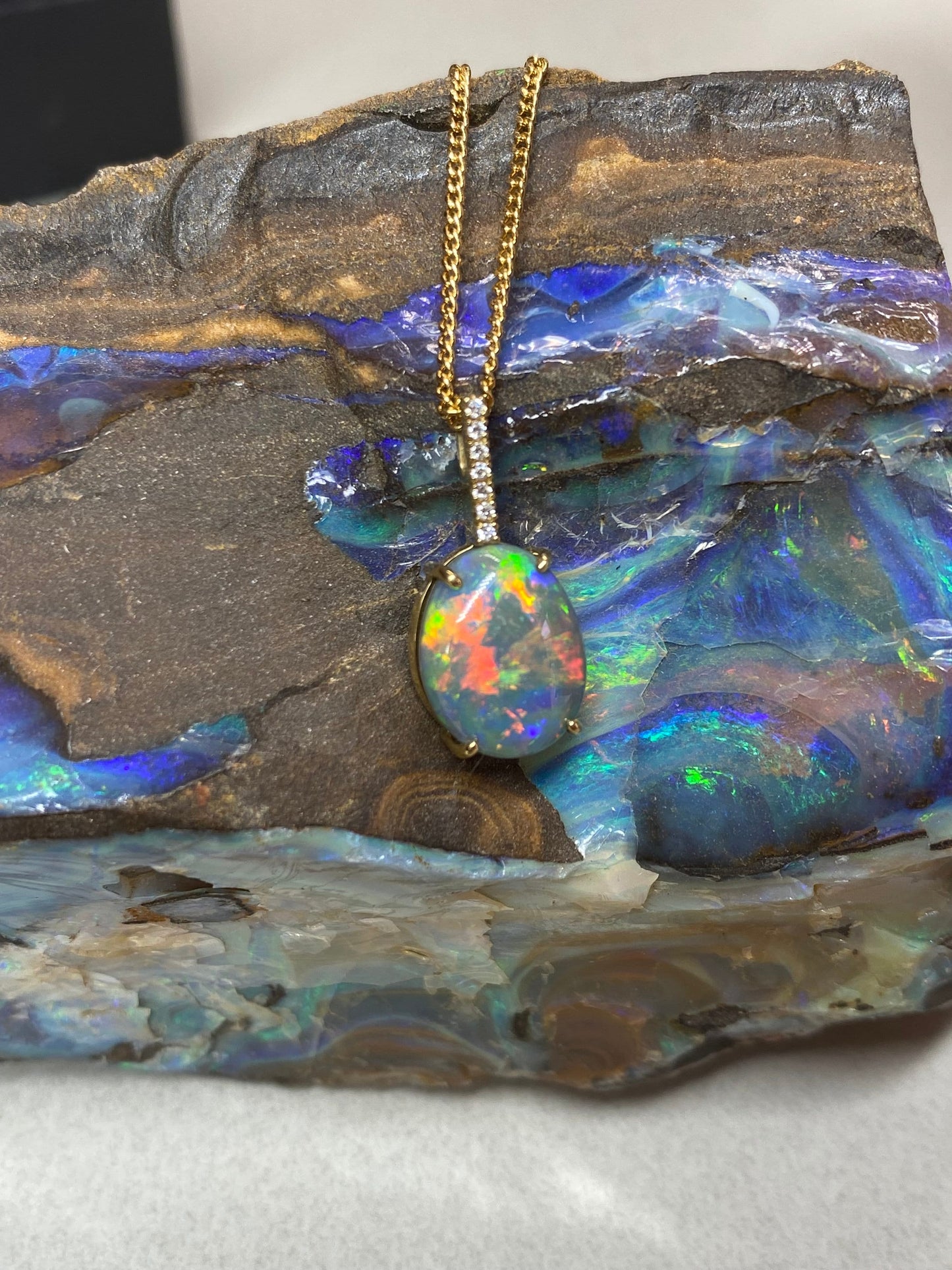 Classic Lightning Ridge Solid Opal 18ct Claw setting