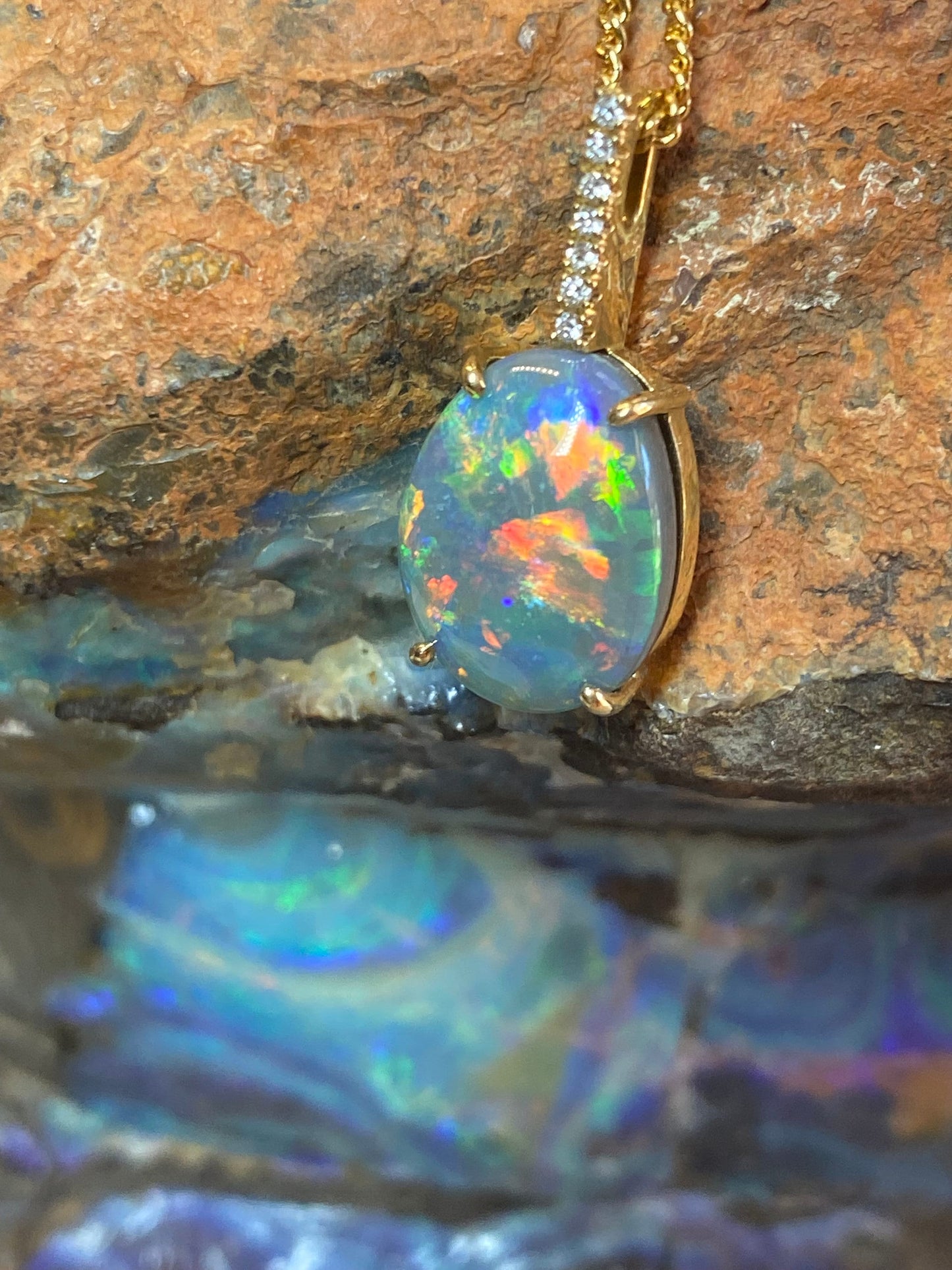 Classic Lightning Ridge Solid Opal 18ct Claw setting