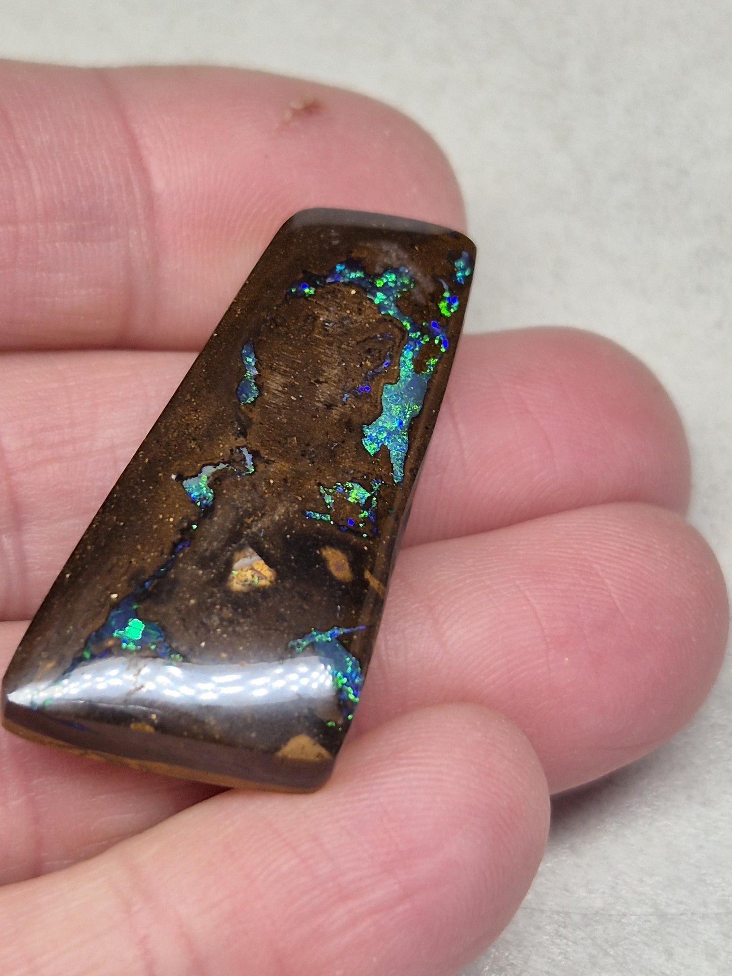 Stunning, bright boulder opal