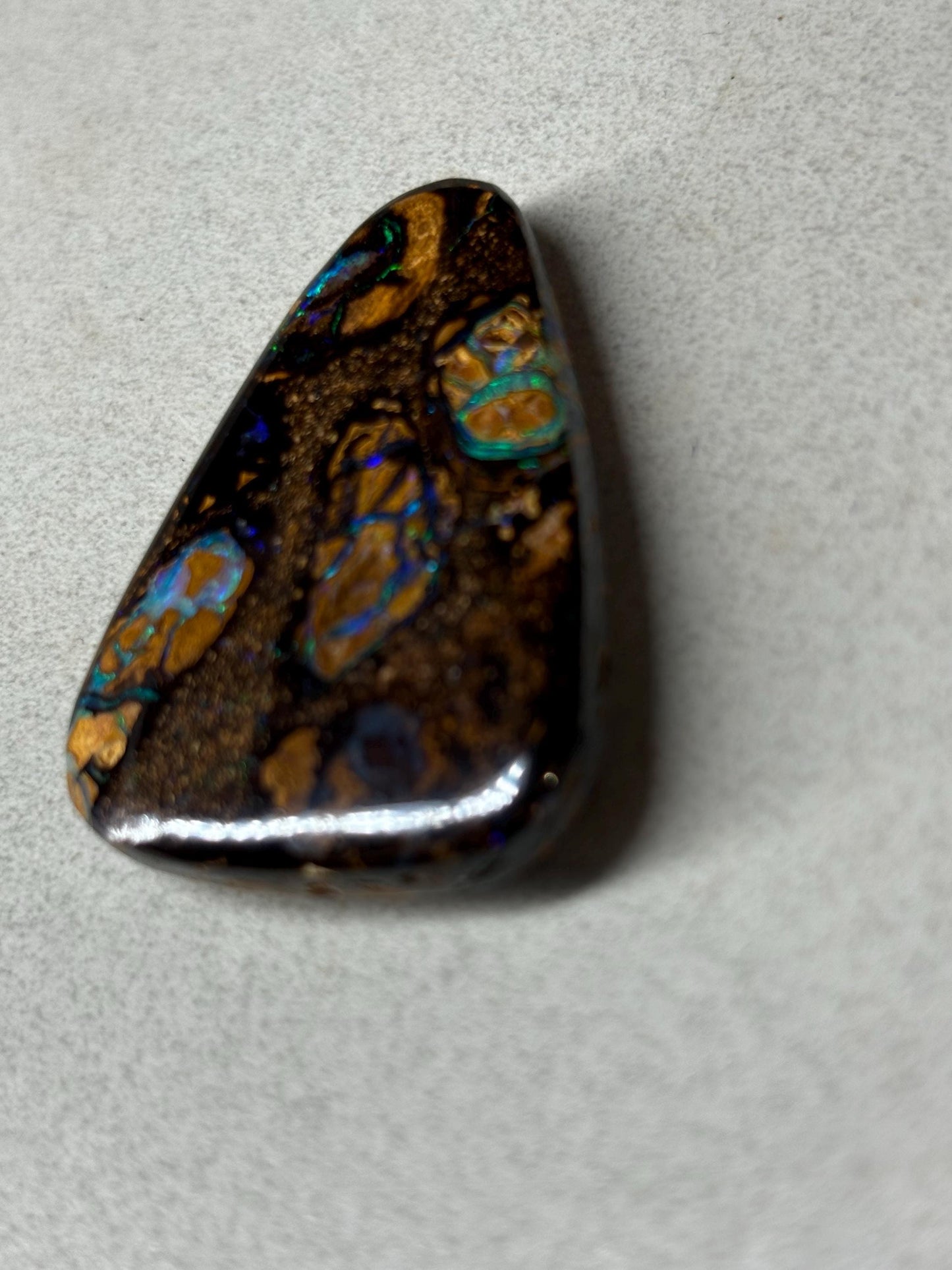Boulder opal