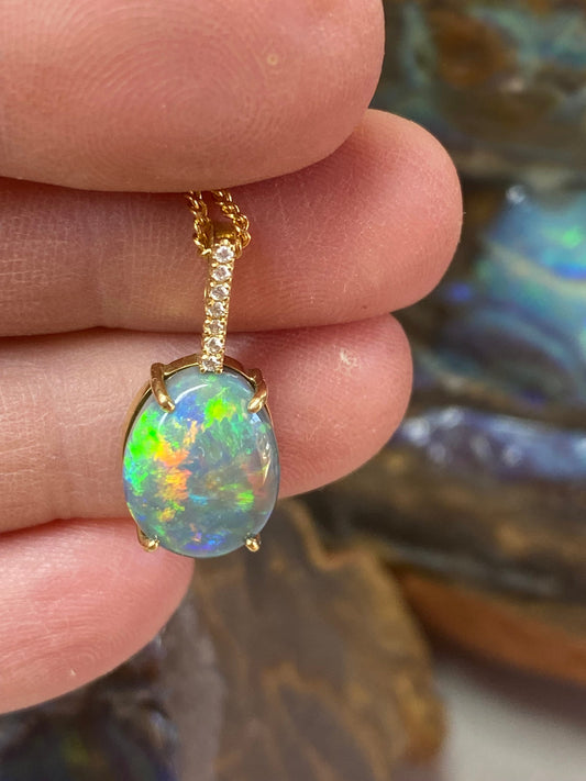 Classic Lightning Ridge Solid Opal 18ct Claw setting