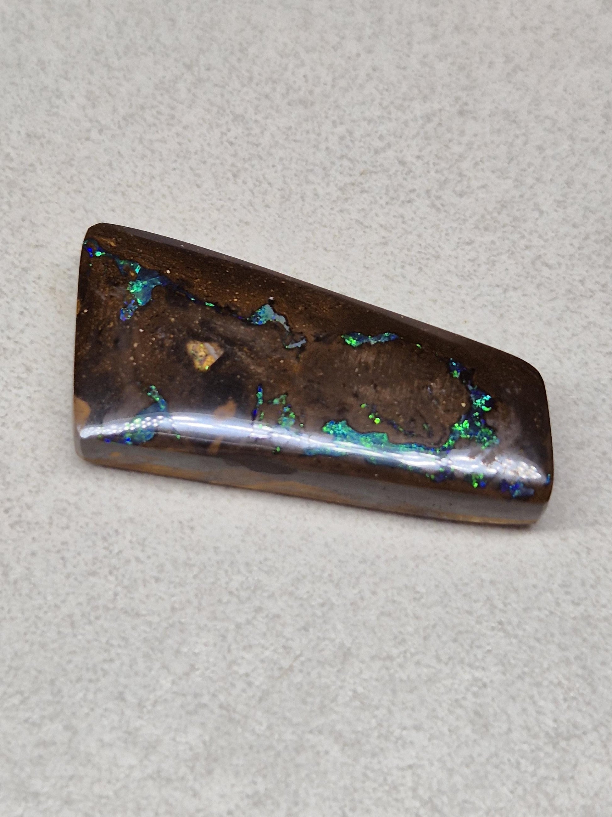 Stunning, bright boulder opal
