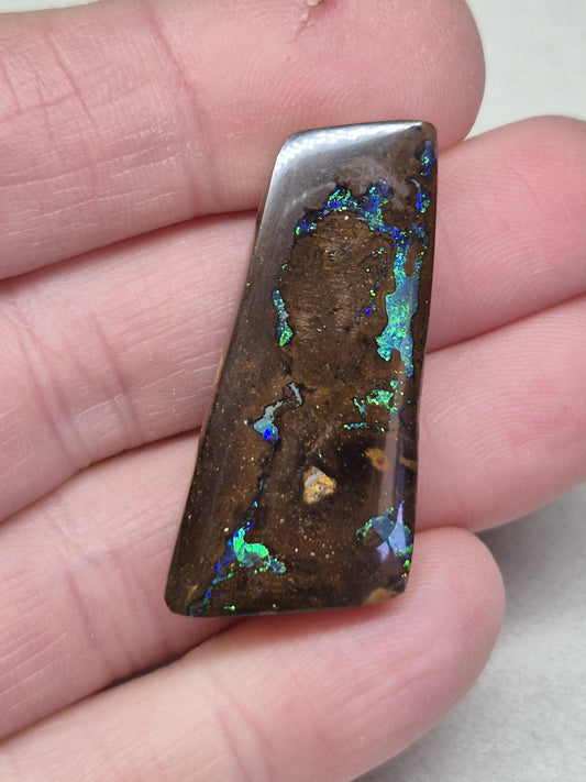 Stunning, bright boulder opal