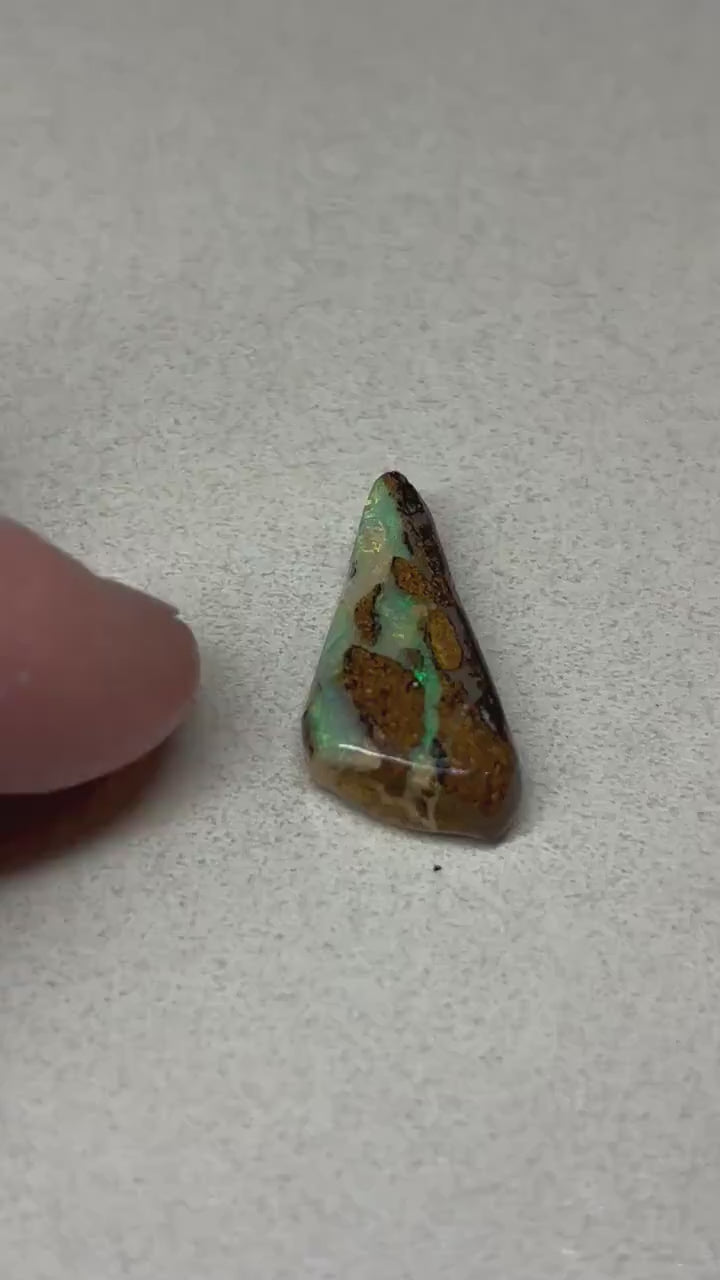 Boulder opal