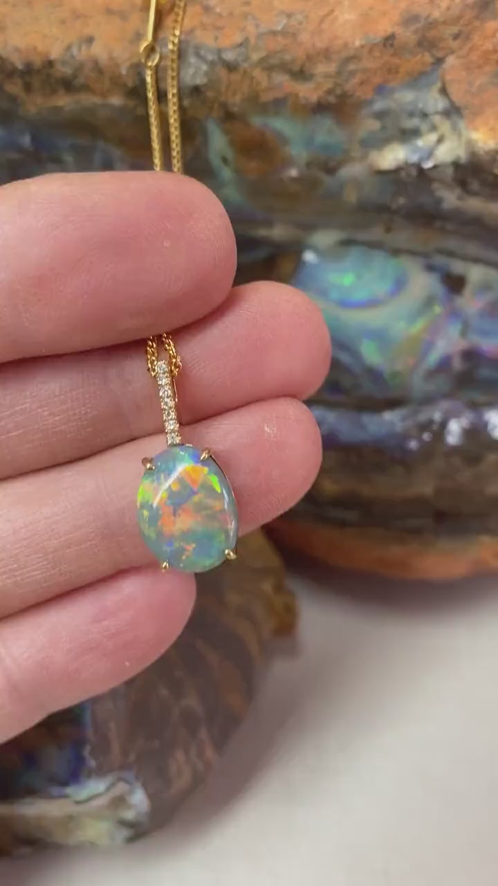Classic Lightning Ridge Solid Opal 18ct Claw setting