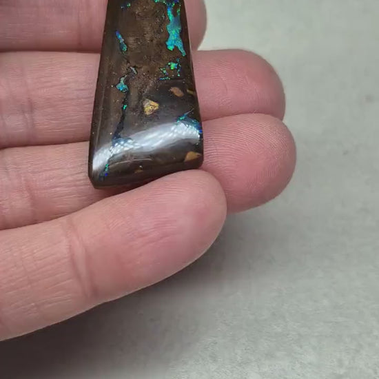Stunning, bright boulder opal