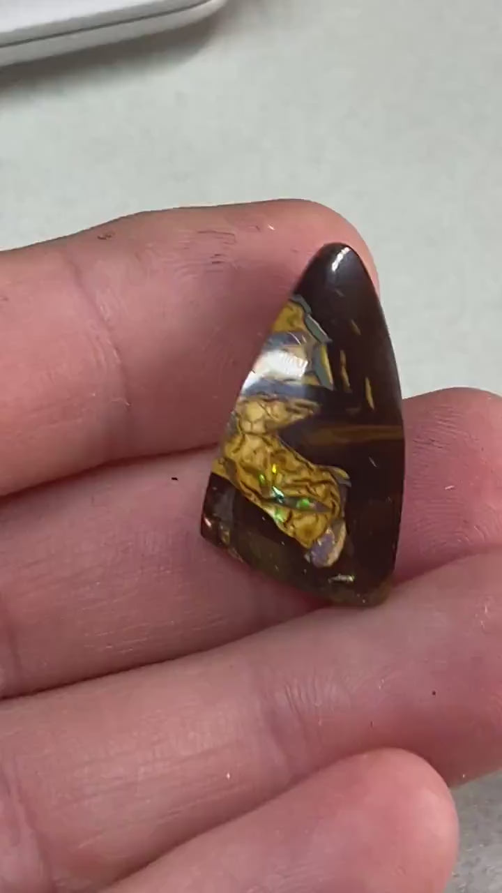 Stunning Boulder opal
